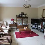 Heritage בית הארחה 4*